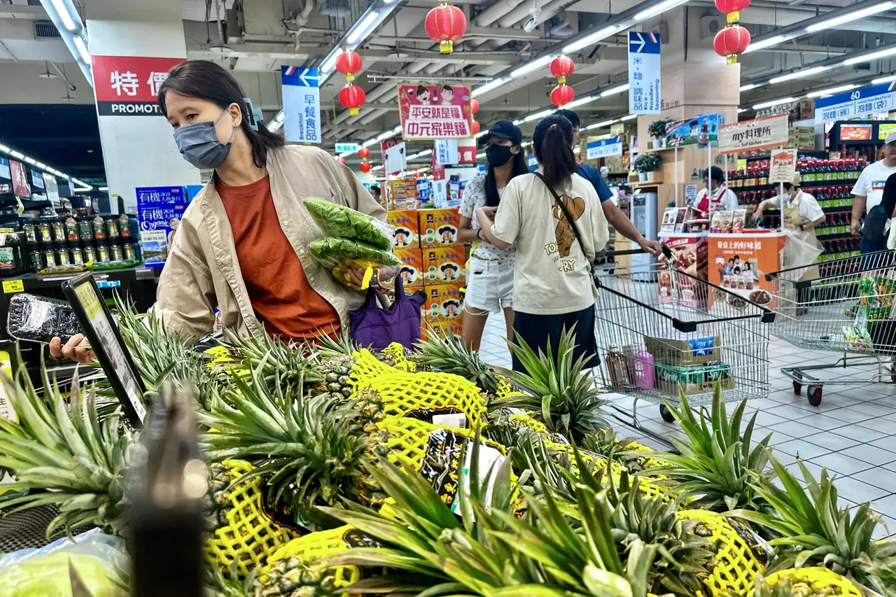 國泰金調查：景氣與台股樂觀度雙回升 近8成民眾看通膨破2%