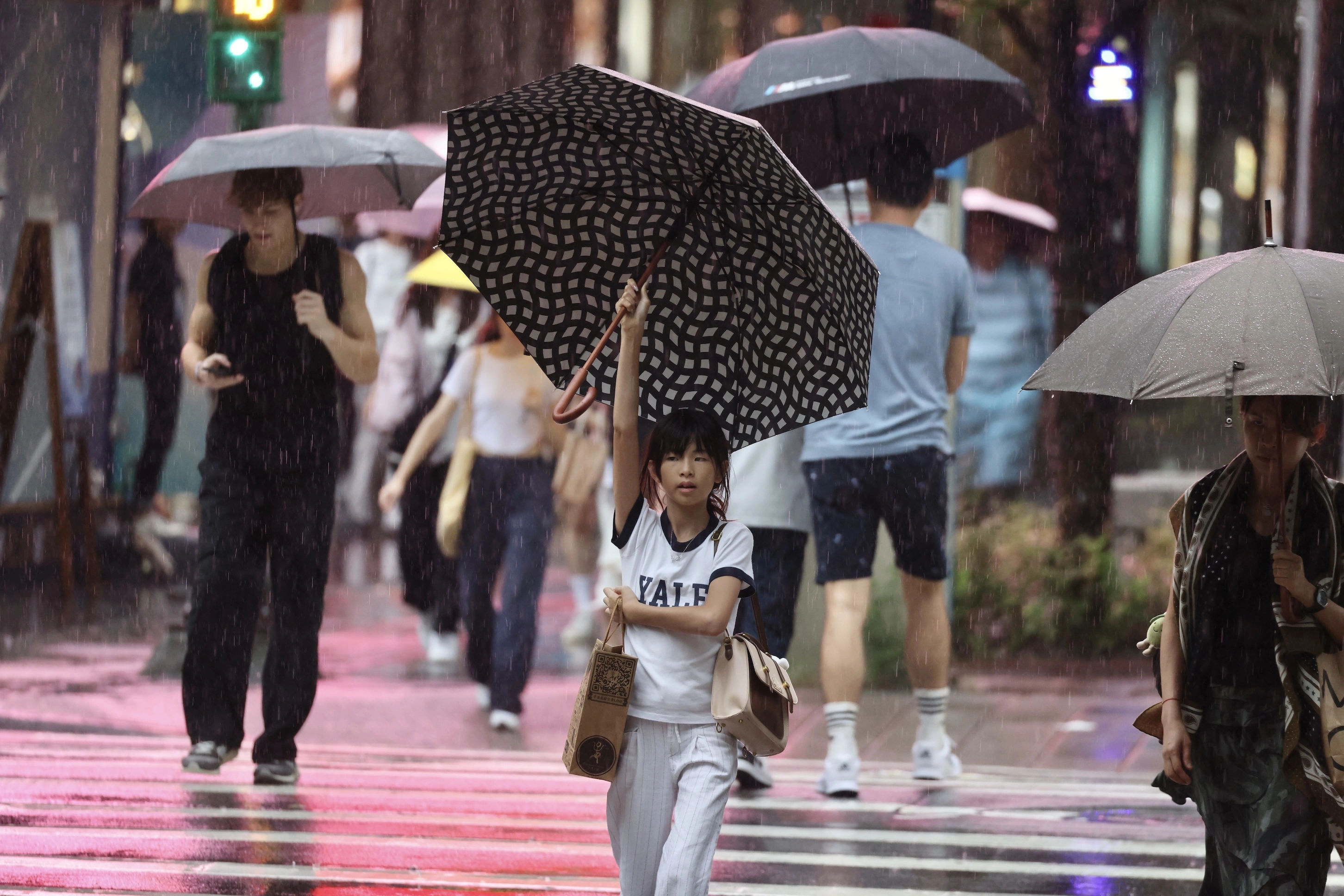 雨未完待續！各地不定時雷陣雨　下周防豪雨「這天起降雨趨緩」