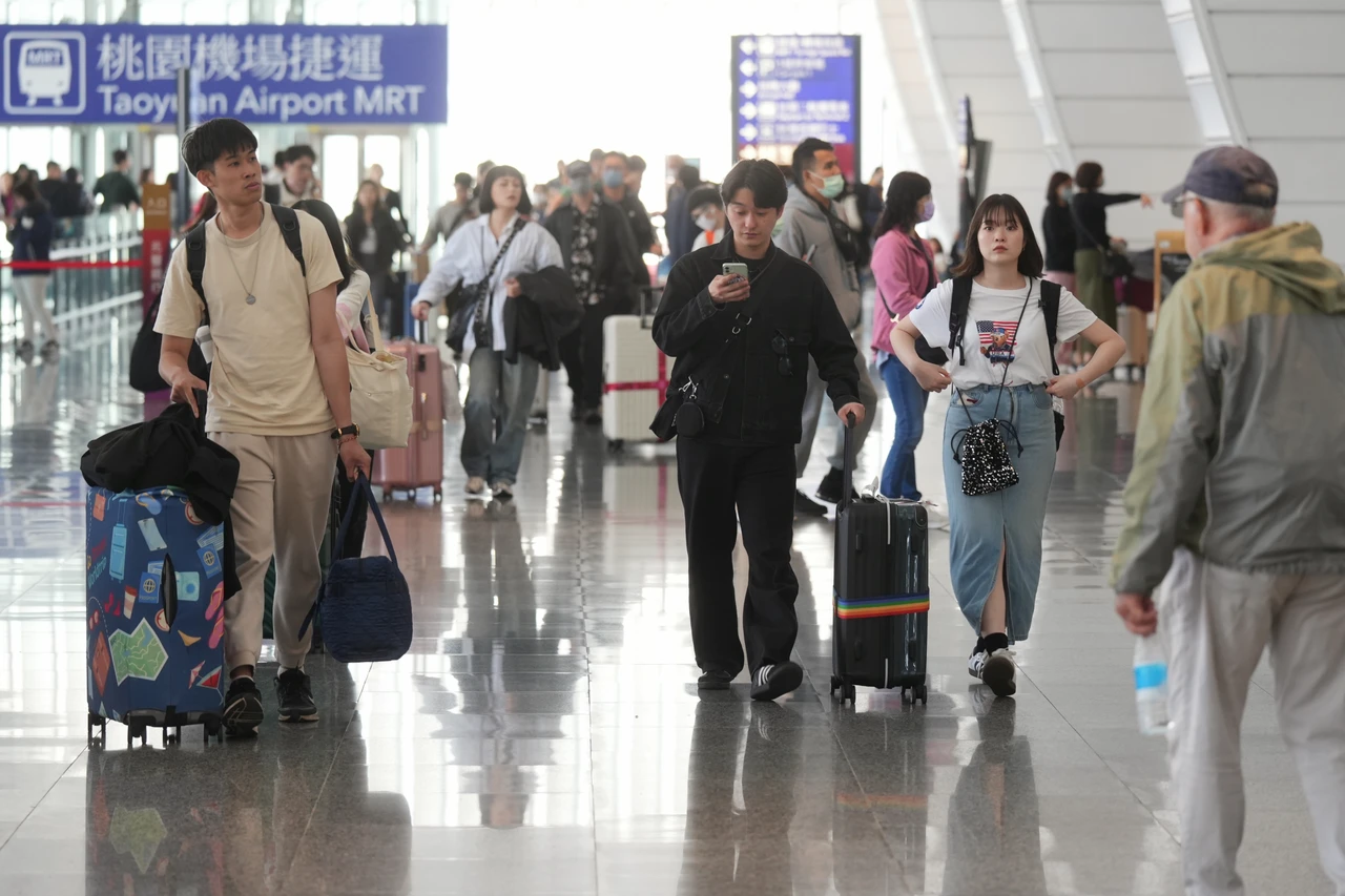 113年來台旅客達785.77萬人次、全年觀光消費達3,220億元。示意圖,李柏毅攝
