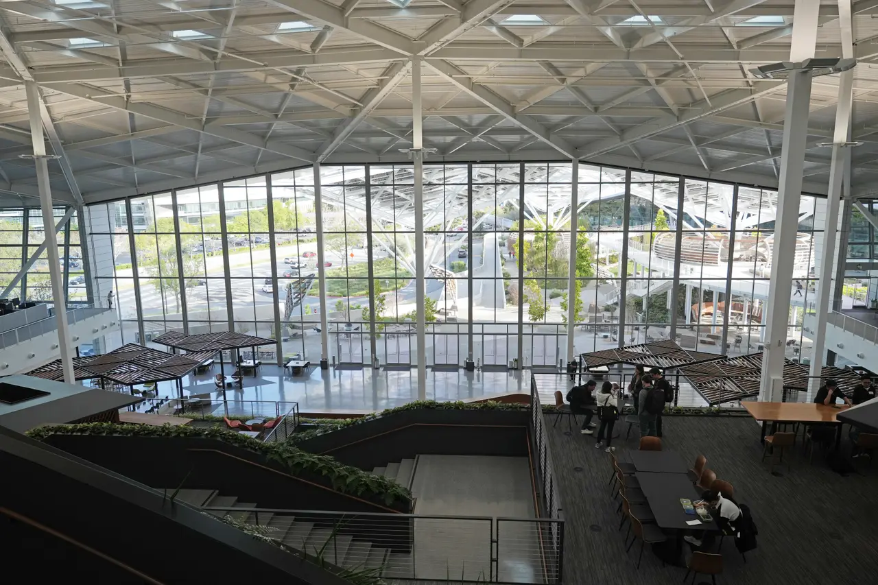 輝達連2天重挫遭錯殺？華爾街投行紛紛喊進　看好3月有反攻契機