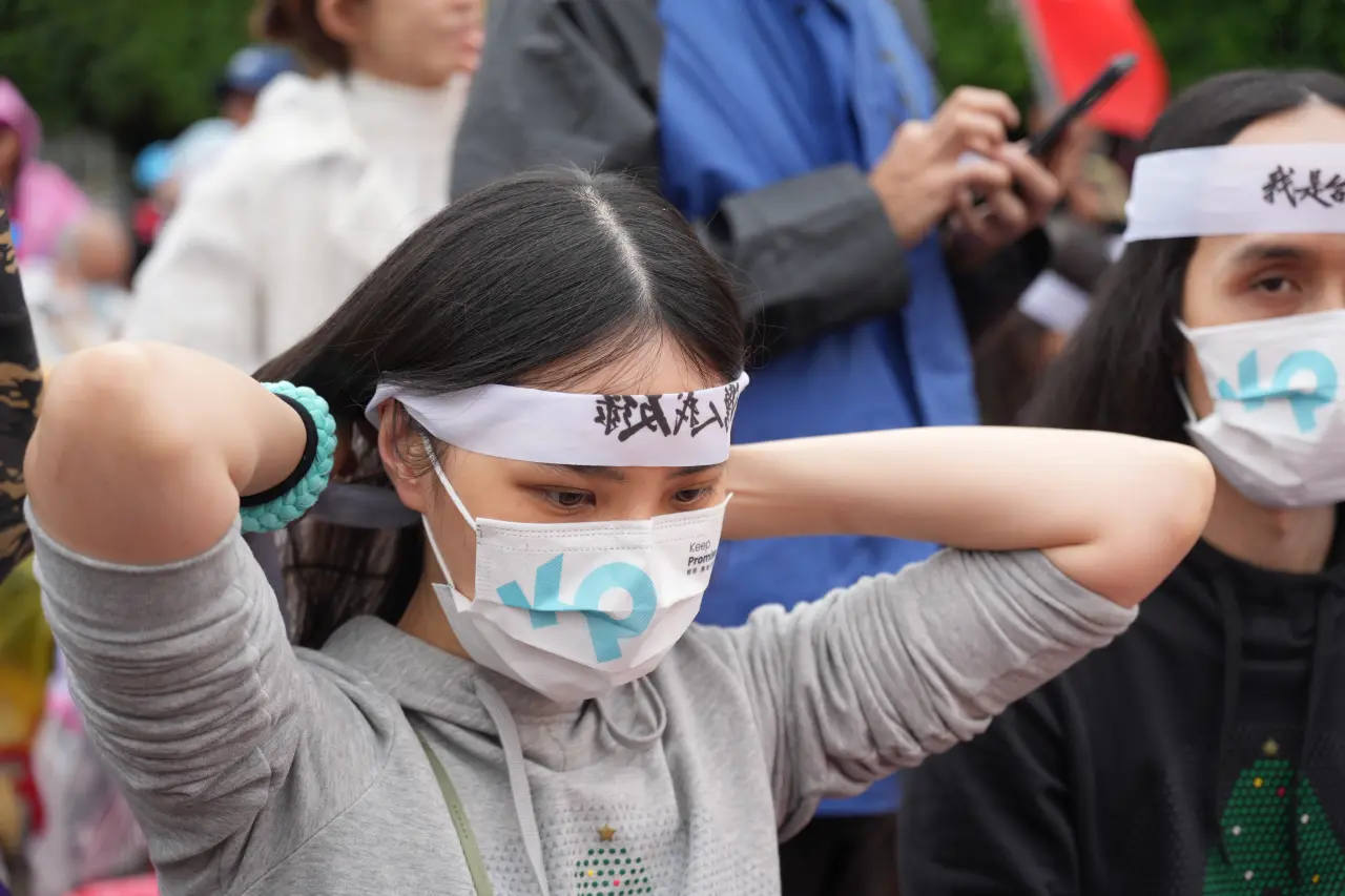 國民黨今天在凱道舉辦「戰獨裁,站出來」集會。梁建裕攝