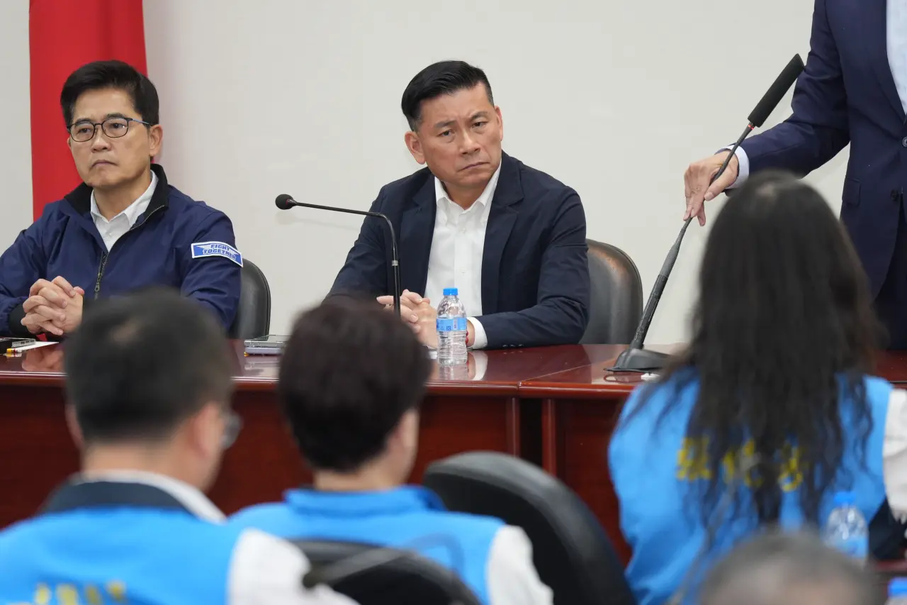 北市議長戴錫欽臨危受命,代理北市黨部主委。陳卓邦攝