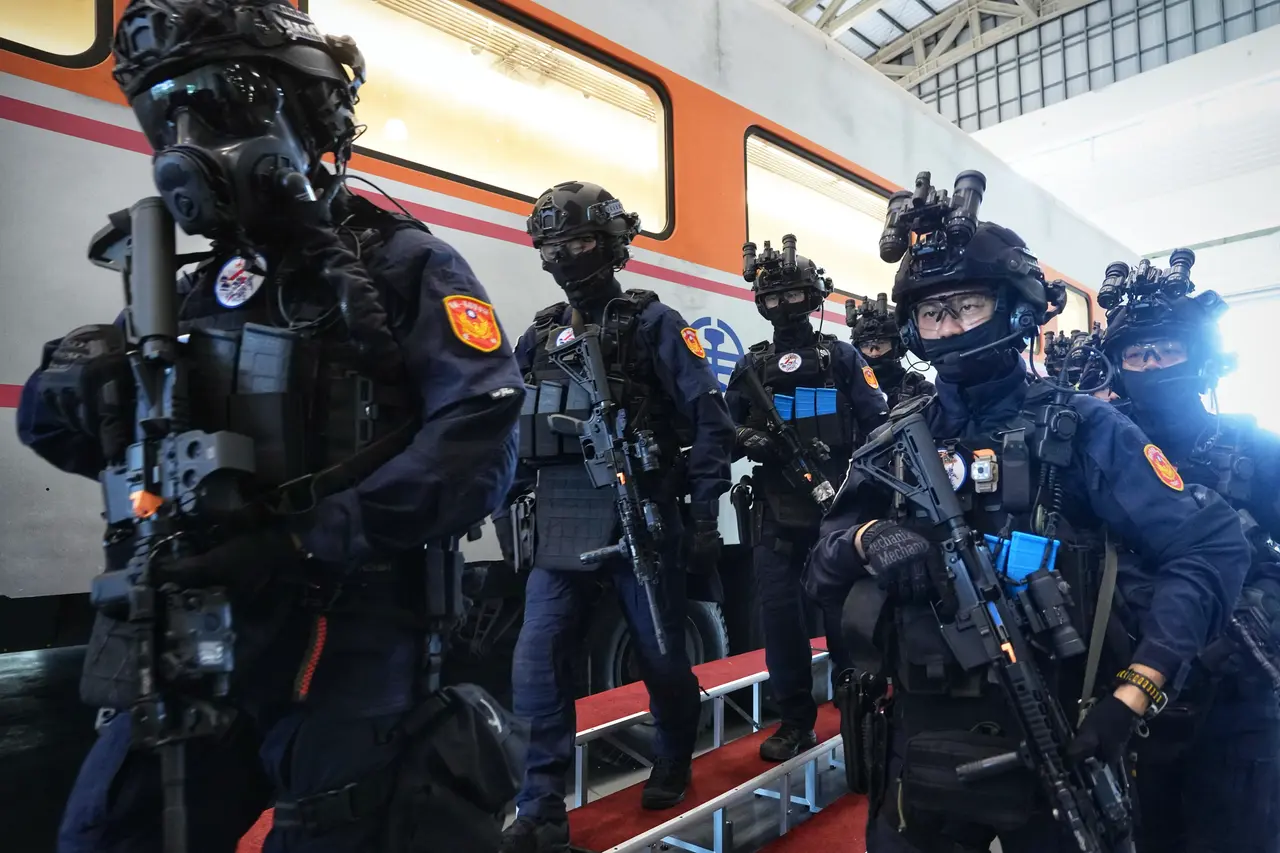 基層警抱怨外務太多,內政部已於去年5月8日發函各部會及地方政府,減化警員行政協助事項。資料畫面/林林攝