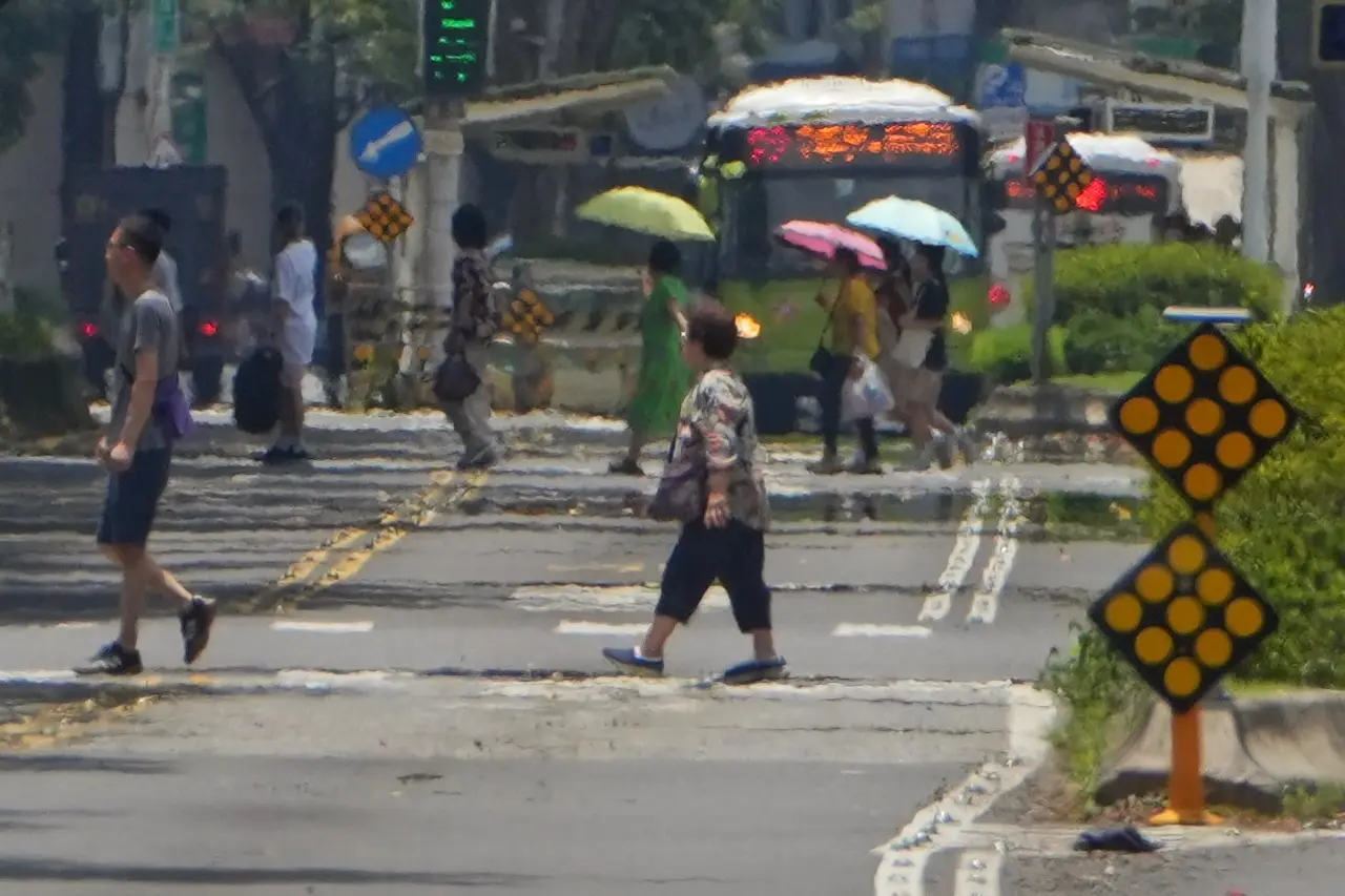 夏至高溫不只怕中暑！冷氣病恐引發「陰暑」　中醫給2解方助眠