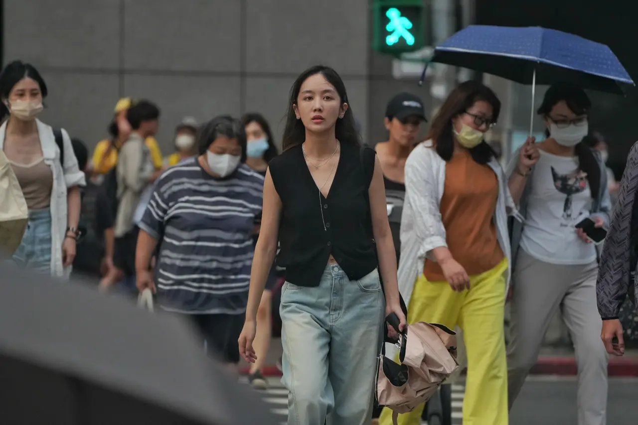 為提升租客權益,內政部將修法限制房東漲租幅度,並要求不得禁止房客申請租補。資料照