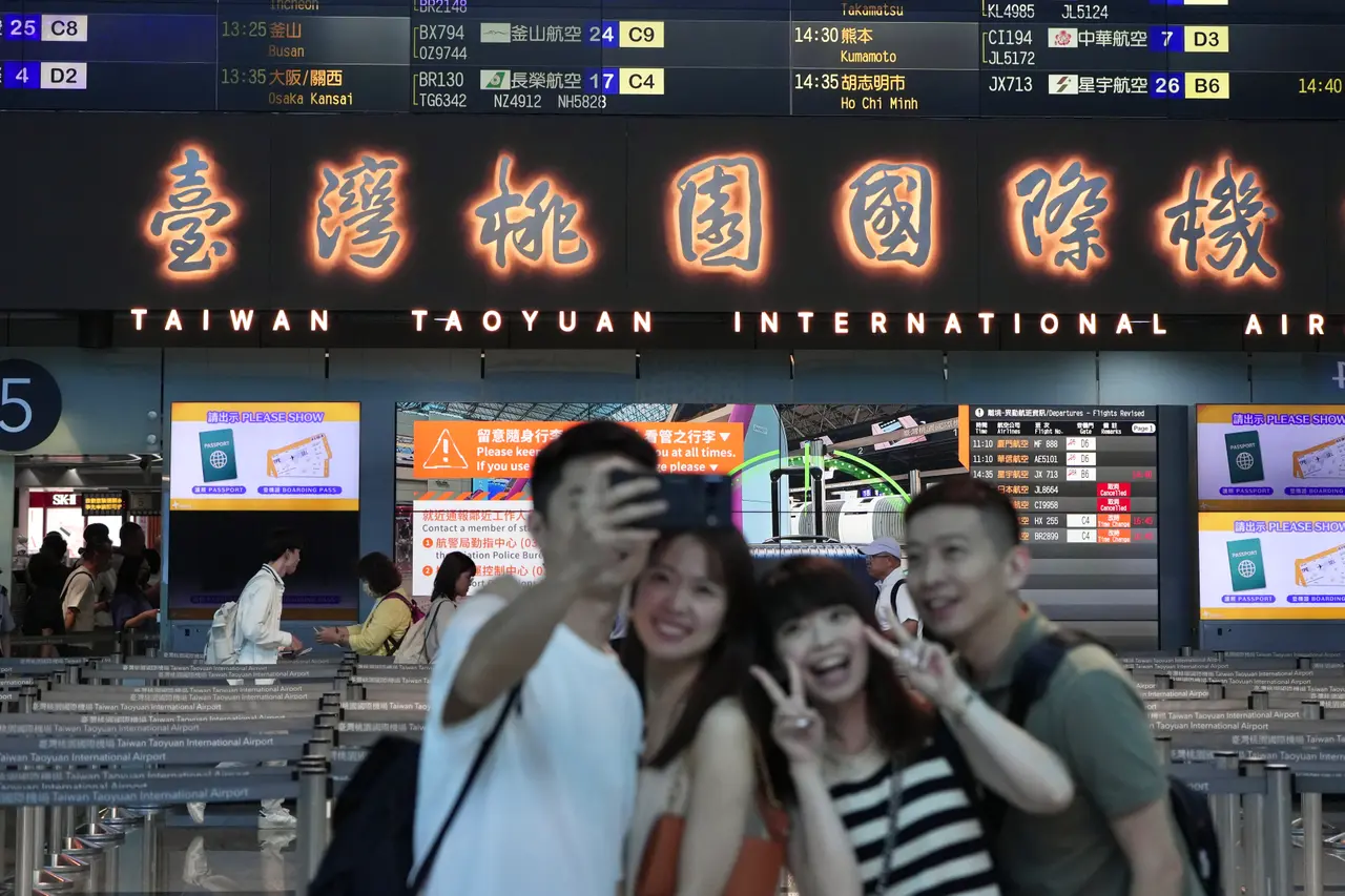 出國2緊急號碼全年無休先記下！　外交部揭旅遊警示燈參考指標