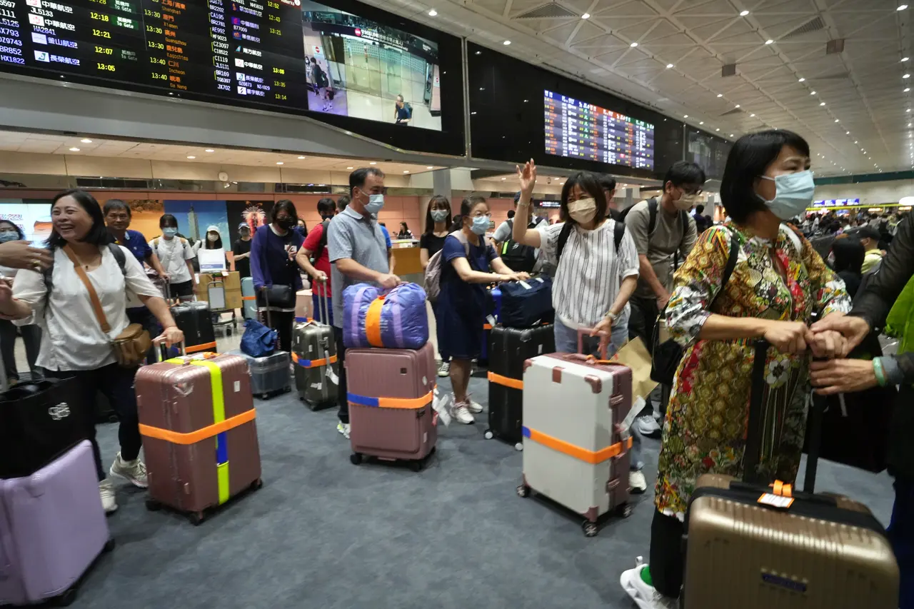 上半年來台旅客429萬人次！較疫前同期減少28%　陸客大減81.5%
