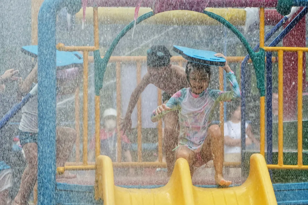 5縣市高溫亮燈飆36°C　梅雨季第4波鋒面下周報到