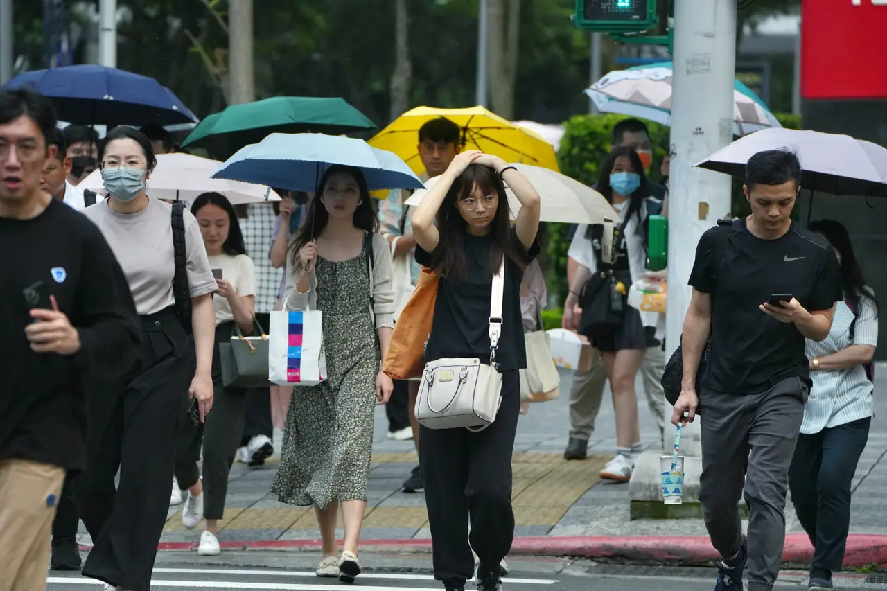 7月失業率3.39%連2月上升　畢業季尋職潮推升、失業人數40.9萬