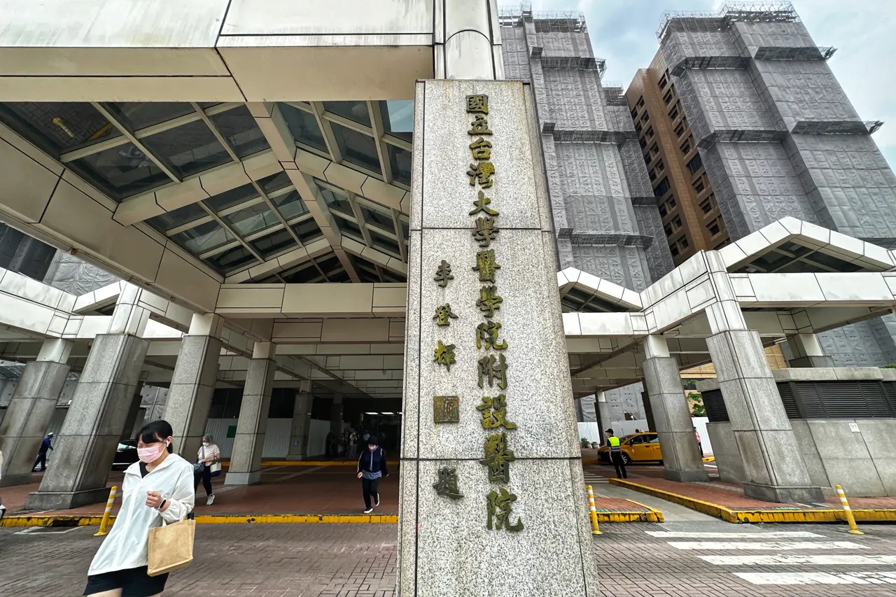 台大醫院表示,輕症需持轉診單加號只是建議,並非強制執行。林林攝