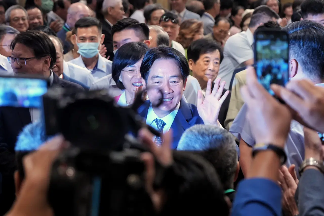 「總統好」扶輪社員高呼歡迎賴清德進場。林林攝