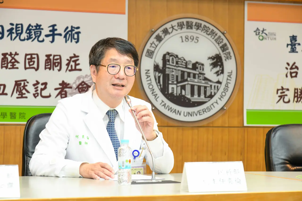 台大醫院內科部主任何奕倫。院方提供