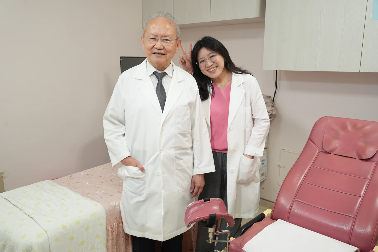 振興醫院的「婦產科爸爸、身心科女兒」組合。李柏毅、葉志明攝