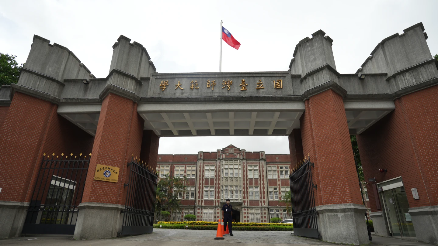教育部認定台師大研究倫理審查委員會,在女足抽血案有疏失,要求停收新案、限期改善。梁建裕攝