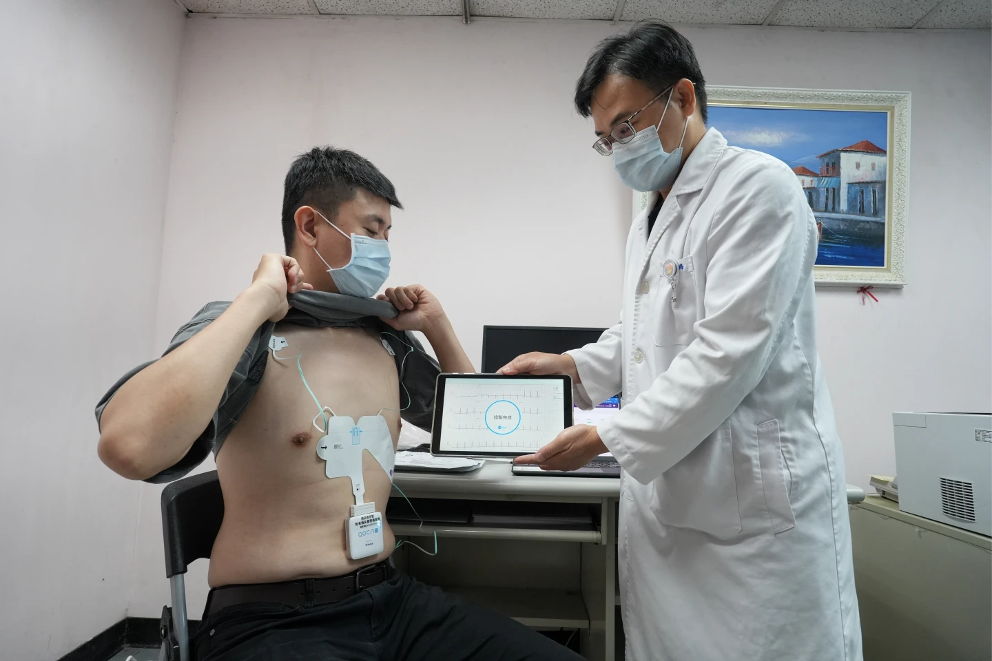 AI輔助把心電圖數據化後可以回溯病人的慢性病史、預測未來心血管疾病風險高低。葉志明攝