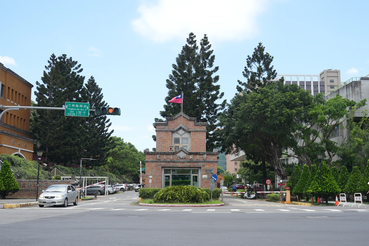 簡奇陞進入台師大就讀後,面臨以「檢測」為名的長期抽血。圖為台師大示意圖,資料照片,梁建裕攝