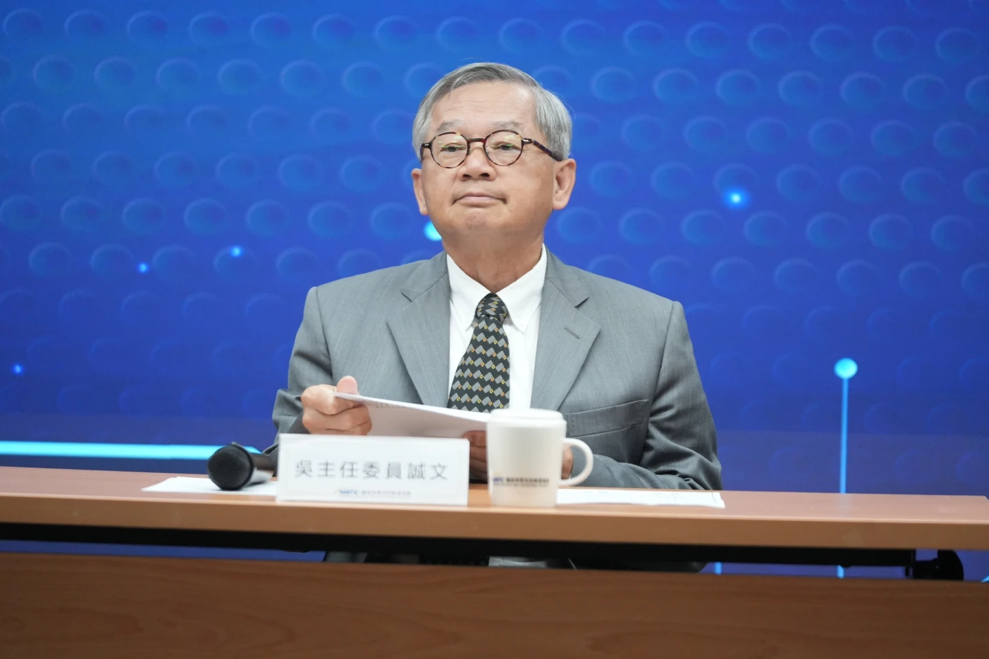 吳誠文今天出席國科會記者會,被問及台師大女足強迫抽血案。林林攝