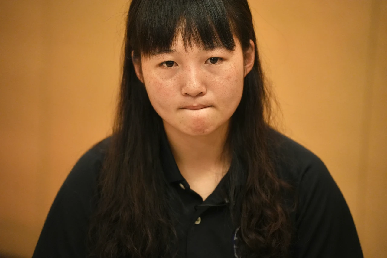 簡奇陞不想再讓學妹們有相同的遭遇,決定揭發女足「血論文」。林林攝。