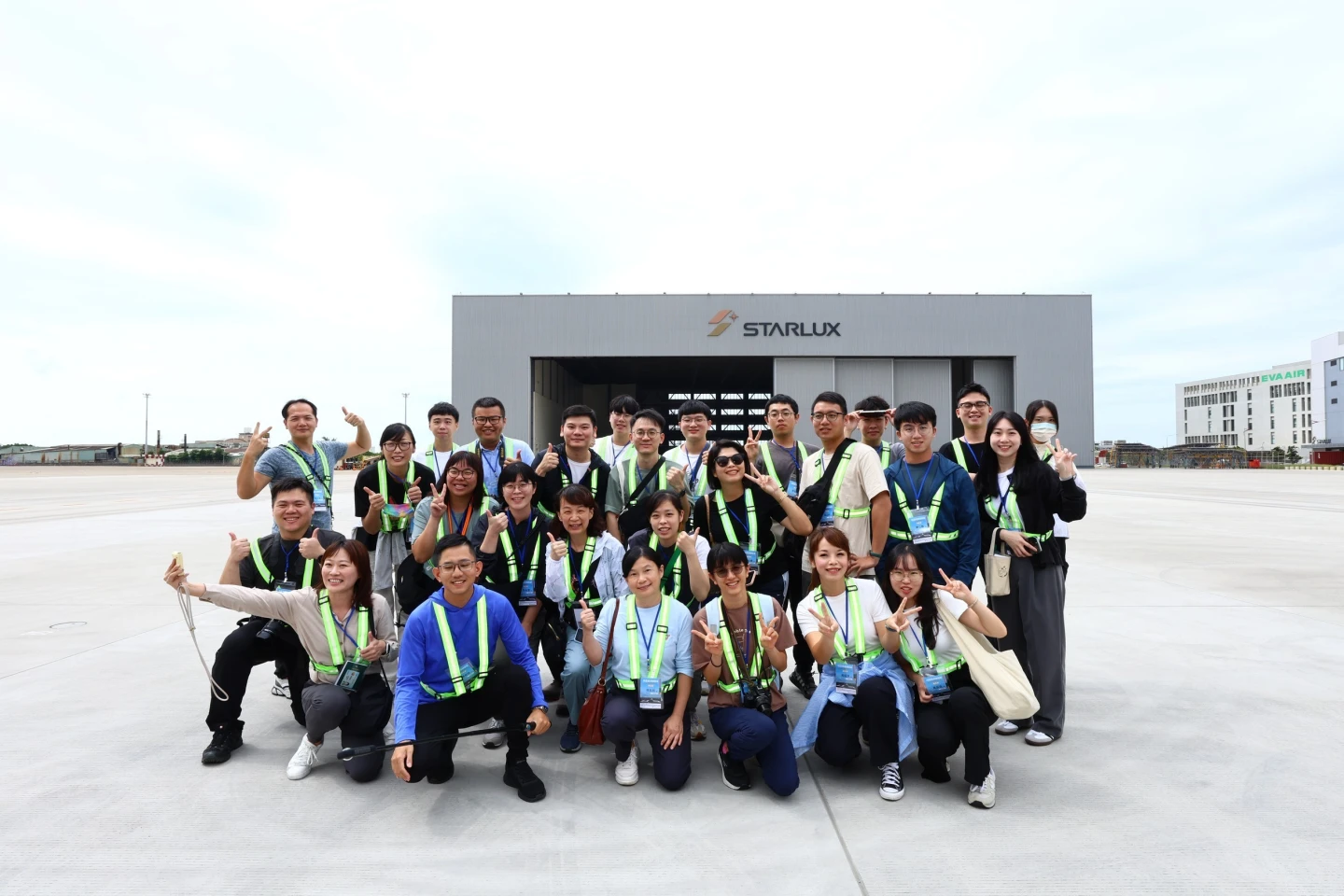去年體驗營帶學員參訪星宇航空飛機維修棚廠,直擊航空器維修檢查作業。機場公司提供