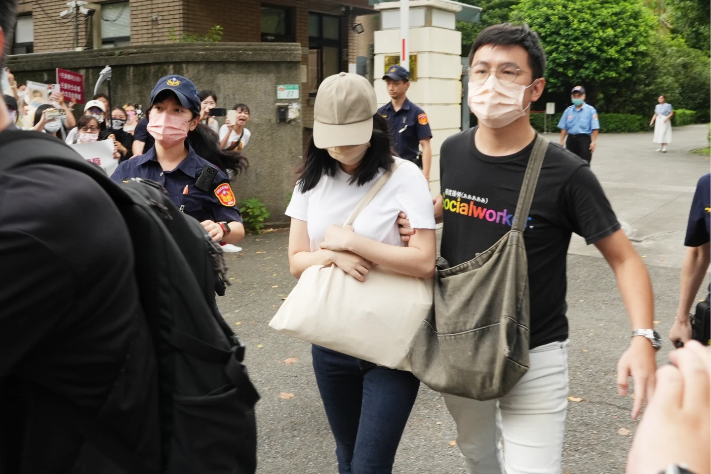 陳尚潔開庭後快步離去。陳卓邦攝