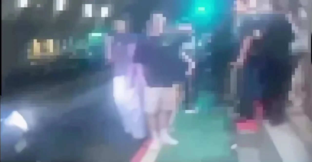警方到場了解事發經過。翻攝畫面