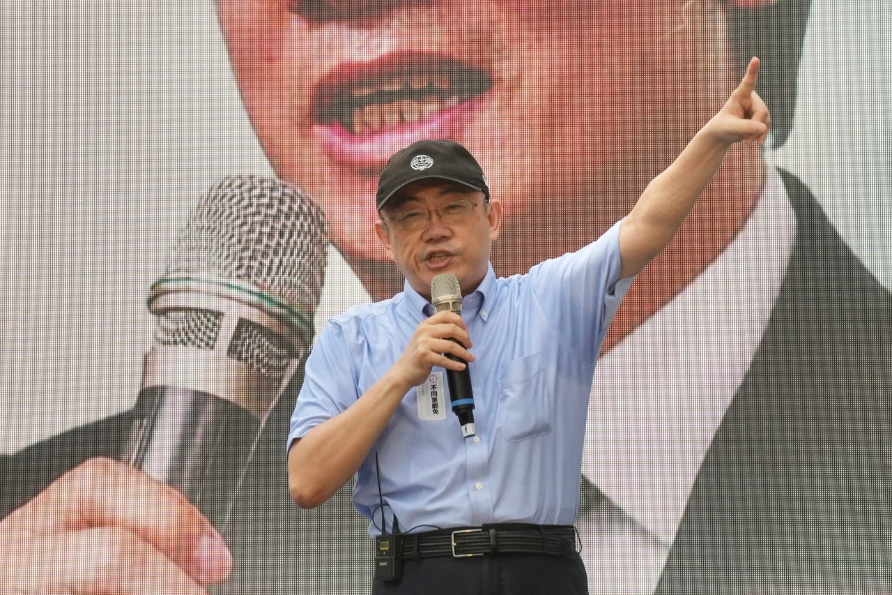 郭正亮直播「歪嘴眨眼」　證實顏面神經失調！醫師示警1情況「小心中風」