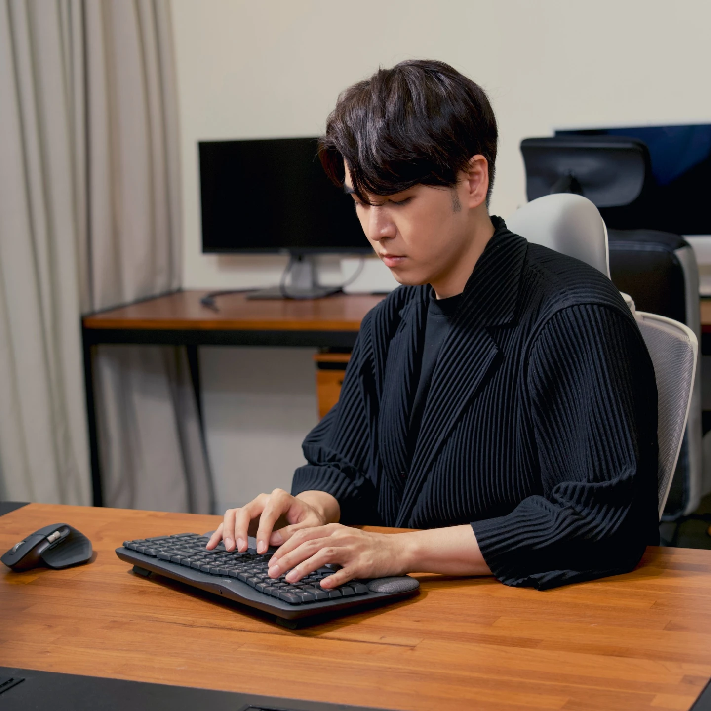 志祺七七表態7月26日將去投票,表達對王鴻薇的「敬意」。翻攝志祺77臉書