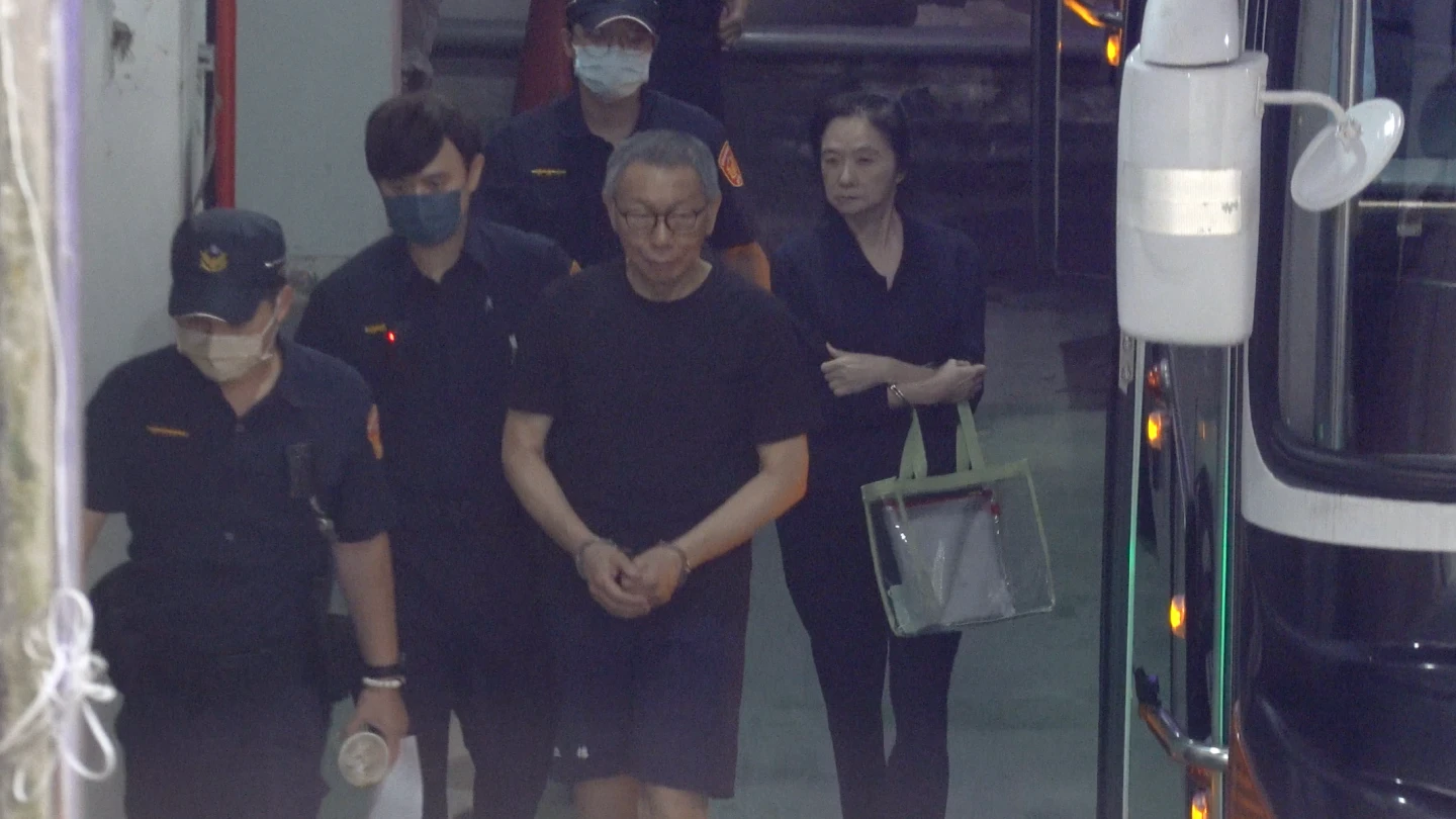 柯文哲、應曉薇被提解出庭。丁牧群攝