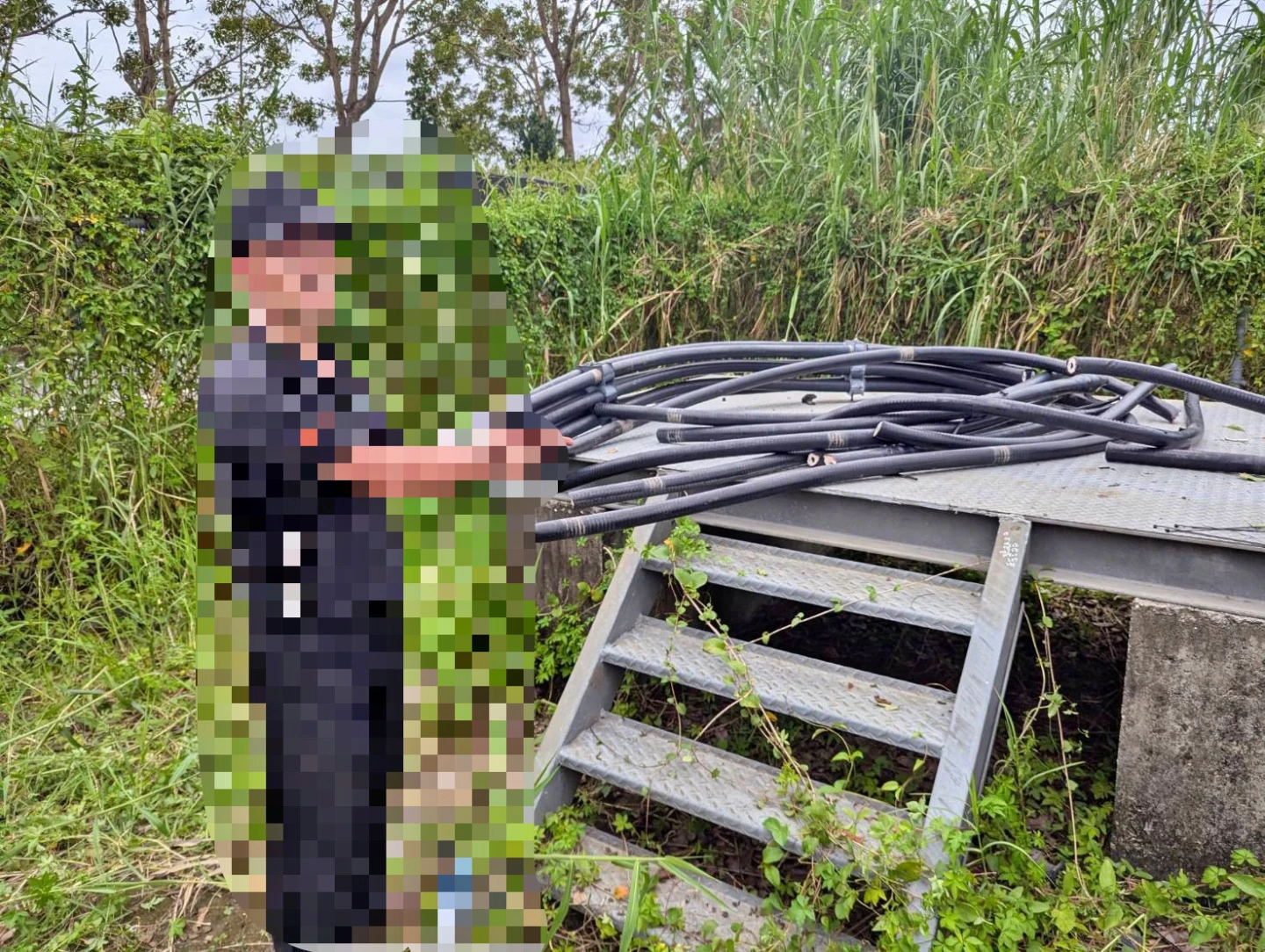 麻豆警方當場人贓俱獲。警方提供
