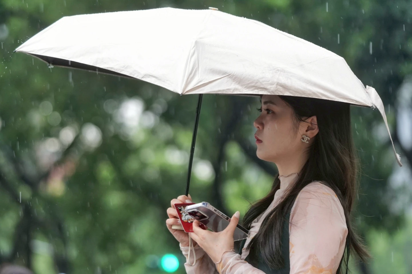 雨還沒下完。林林 攝