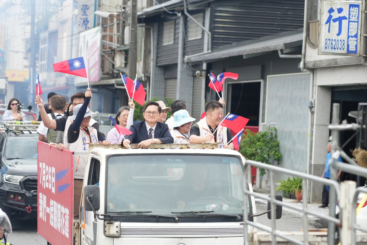 童子賢加入拔傅車掃行程。微光花蓮提供