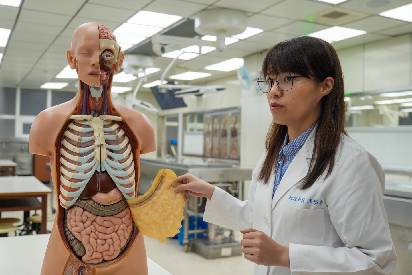 長庚大學解剖科助理教授陳學亭兼任遺體勸募中心總幹事。梁建裕攝