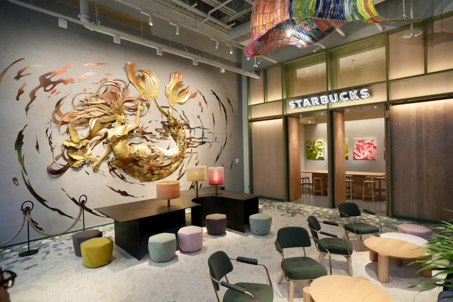 全台最大!星巴克旗艦店進駐DREAM PLAZA。梁建裕攝
