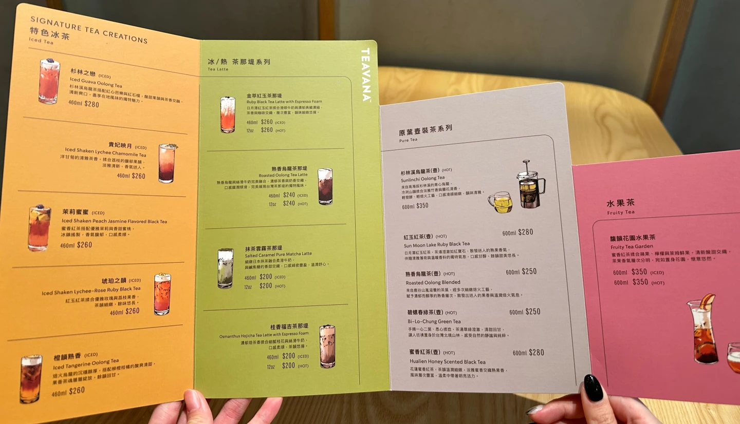 每個吧台都提供不同的餐點及飲品,飲品全品項破百種。劉沛妘攝