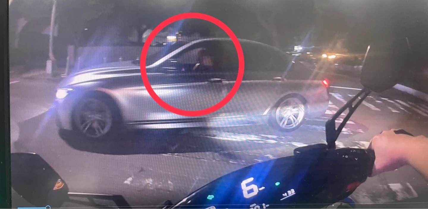 警方秘錄器清楚拍下駕駛人為林男。民眾提供