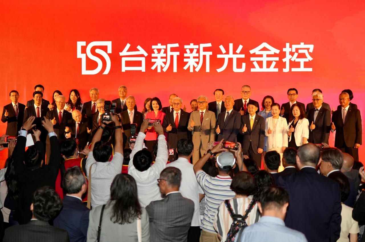 台新新光金合併慶祝酒會。梁建裕攝攝
