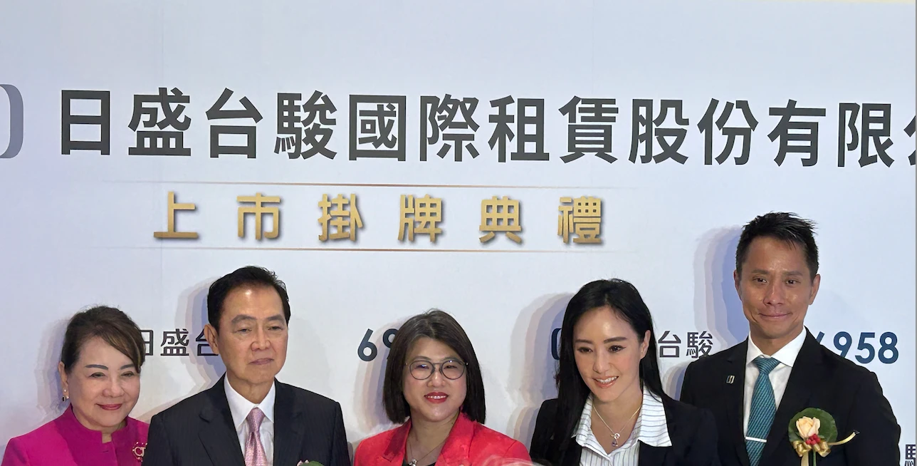 藝人關穎(右二)是蔡宗翰表妹。林巧雁攝