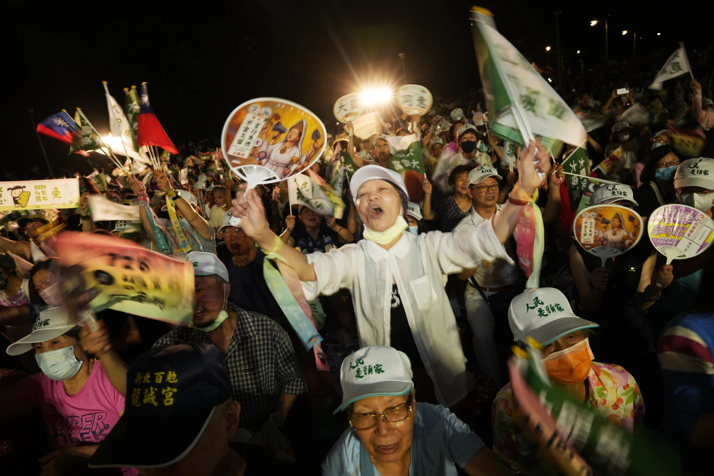 罷免是場類選舉,路空戰齊發,每項都燒錢。陳卓邦攝