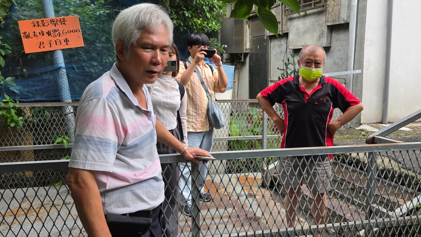 新莊發生行李箱屍案,里長說明狀況。曾伯愷攝