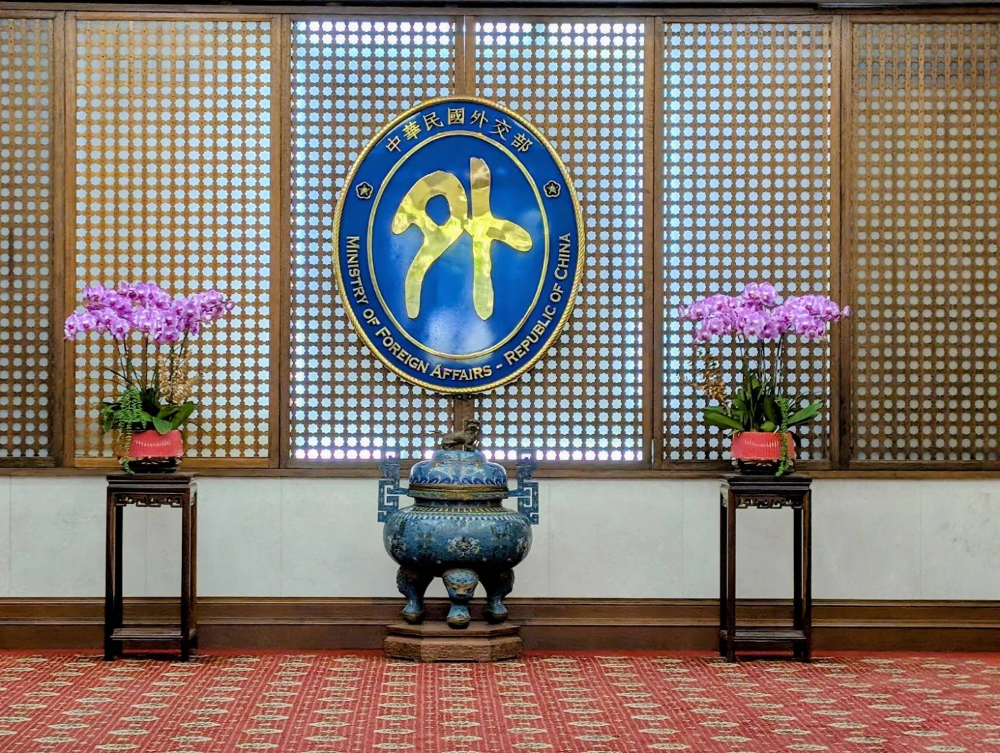 南非政府去年10月起強硬要求我代表處遷離首都普勒托利亞,今年片面更名、降級我駐處,外交部正研議反制措施。施智齡攝