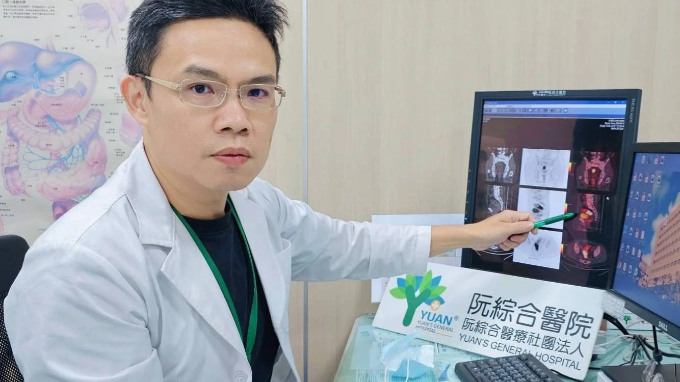 蔡達基醫師指出,趙姓男子接受結合3D影像系統與4K高畫質放大螢幕的經肛門微創腹腔鏡手術,順利將直腸病灶腫瘤切除。讀者提供