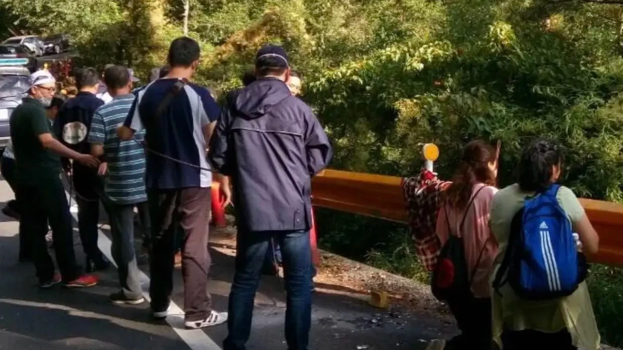 楊鴻儒2015年分別迷昏2名友人,裝入鐵桶悶死,載到中橫山谷棄屍。警方提供