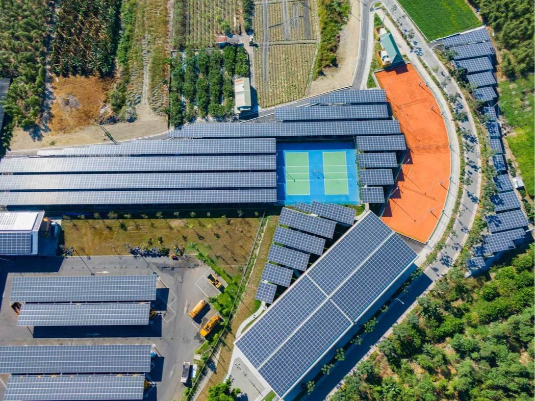 玉衡能源開發屏東北興光電球場,每年創造約160萬度綠電。寶島陽光提供
