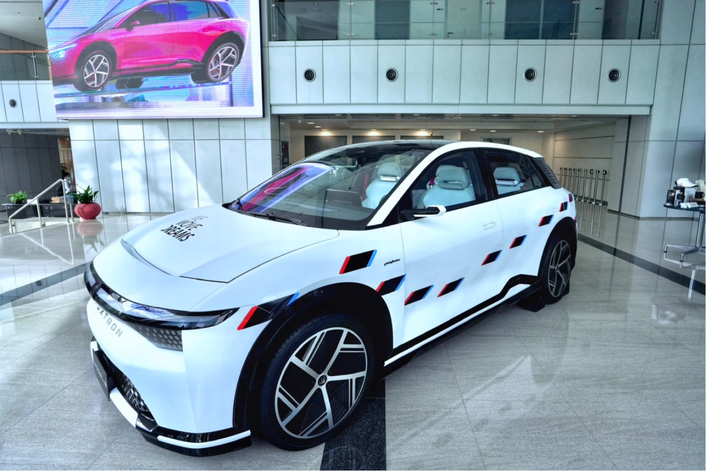 傳鴻海、東元有望合作電動車。圖為MODEL B。(資料照)