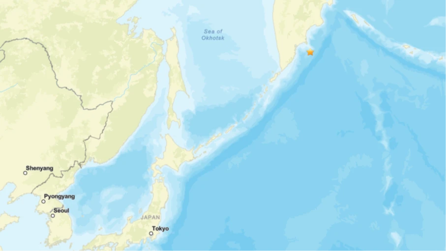 俄羅斯遠東地區(圖右,星號處)發生規模8.0強震。翻攝USGS