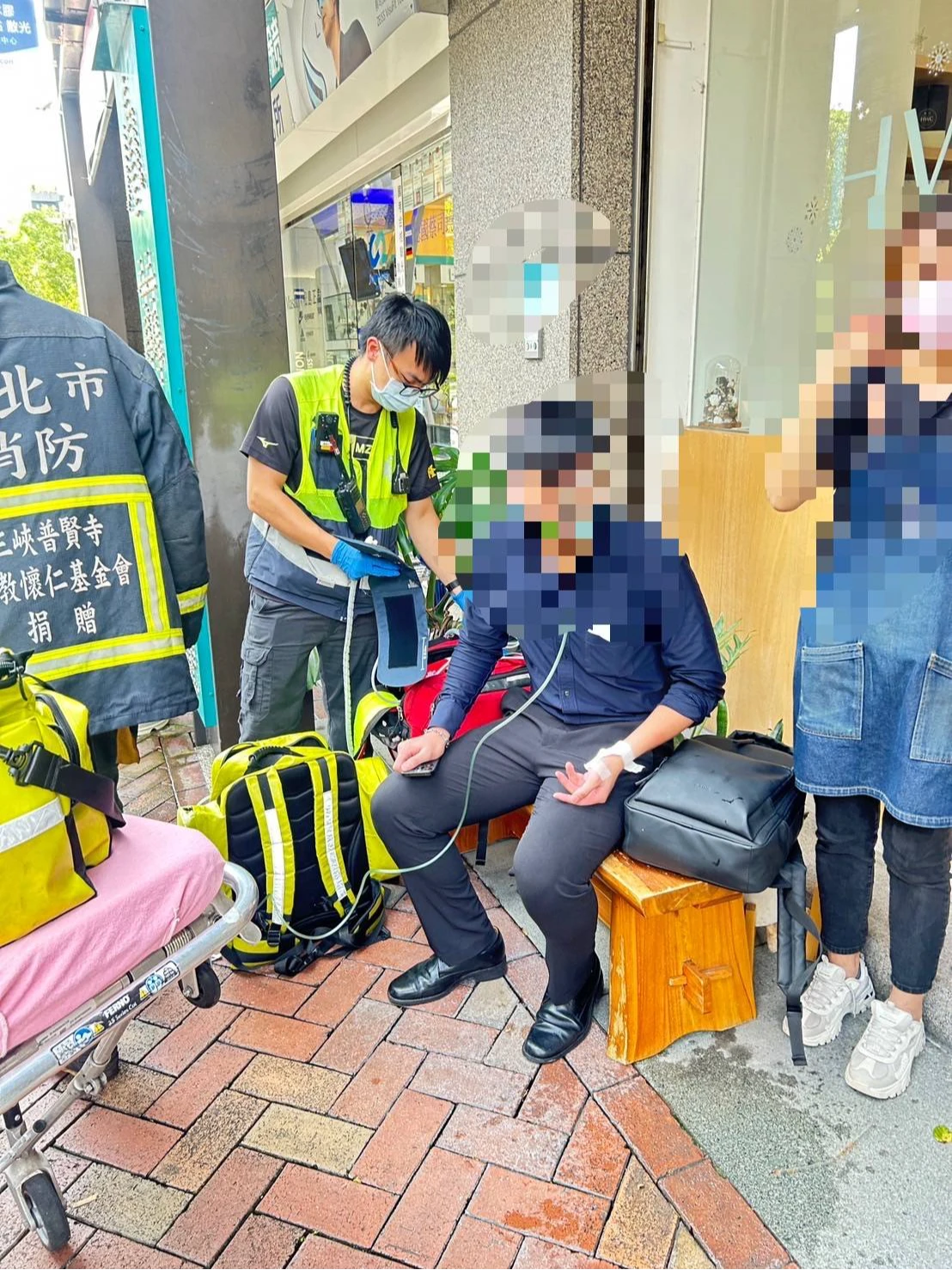 男子手掌灼傷送醫後沒有大礙。翻攝畫面