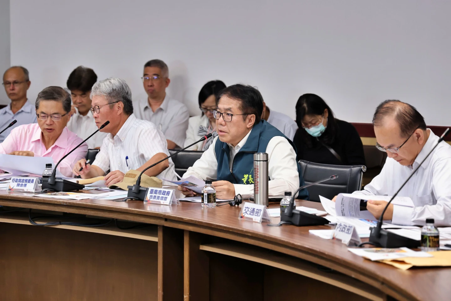 台南市長黃偉哲反映大缺工,希望中央協同人力、系統分區。市府提供
