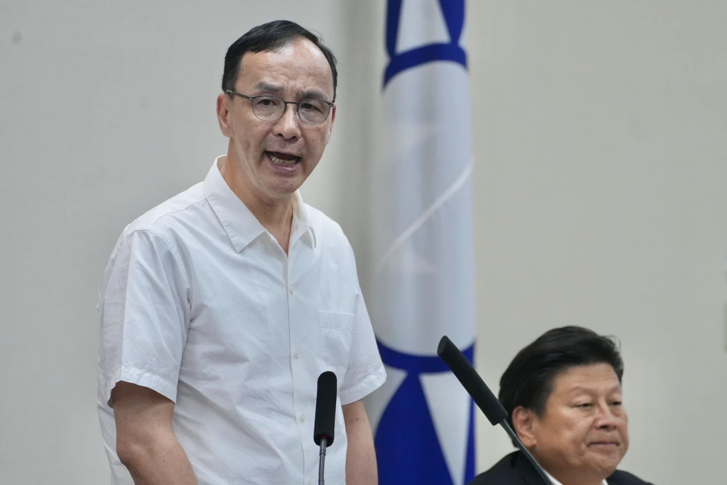 國民黨主席朱立倫感謝黃國昌跟小草。林林攝