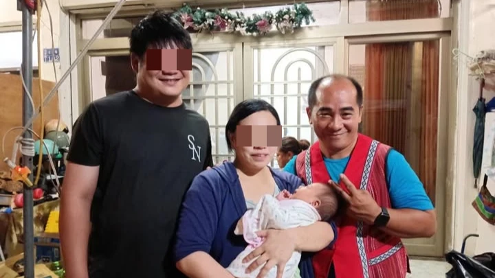 墜谷的車輛內是桃源區居民李男一家五口,李男(圖)爬上來向貨車司機求援,又爬下山谷救家人後失蹤,高雄市議員高忠德證實,是外孫姪女一家人。取自高忠德臉書