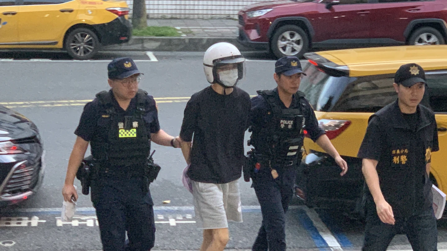 劉男殺害在夜店擔任公關的谷姓前女友,昨被移送台北地檢署後,遭聲押獲准。丁牧群攝
